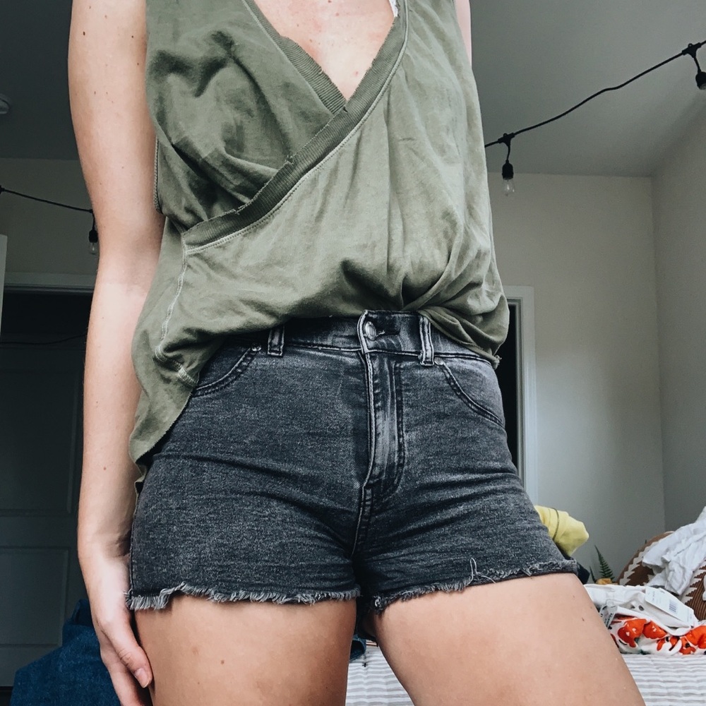 💀BOGO FREE Urban Outfitters stretch shorts